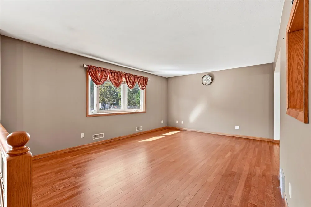 1721 Deerwood Drive Eagan, MN 55122