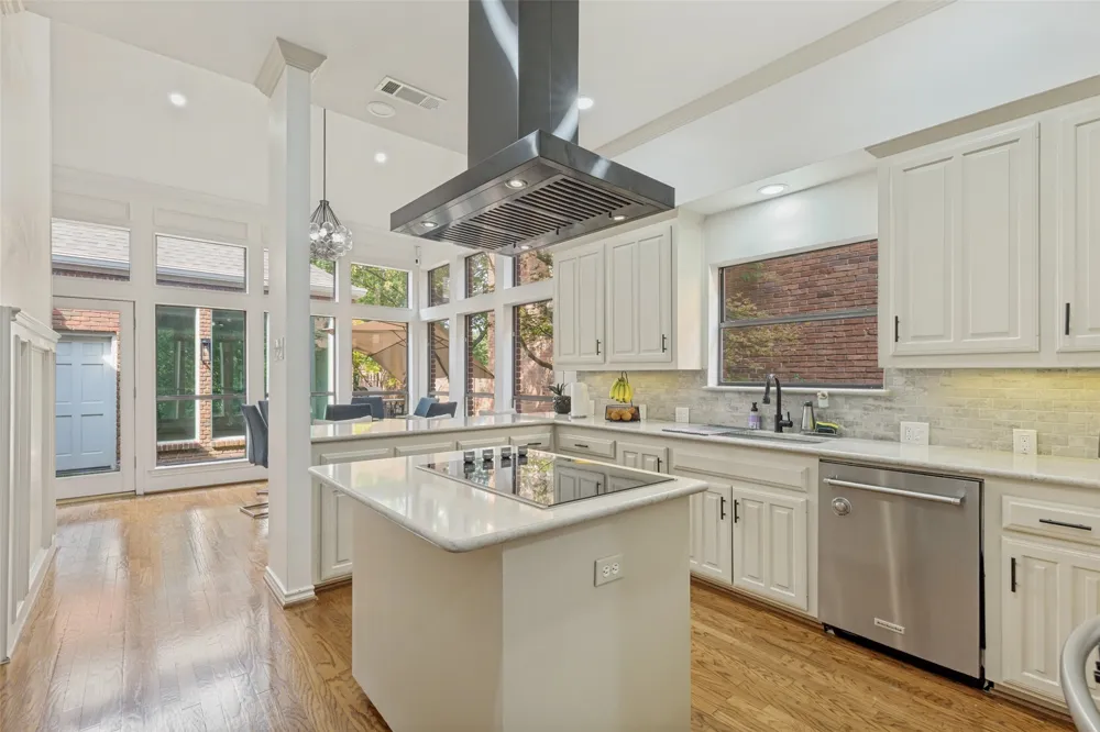7 Queensview Court Dallas, TX 75225