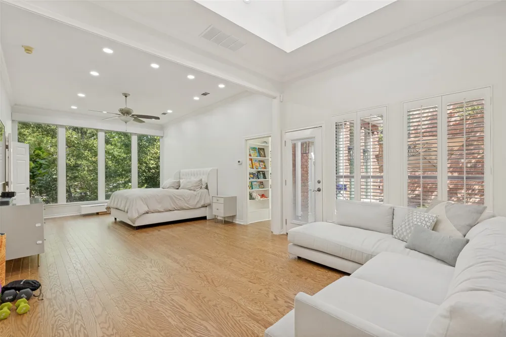 7 Queensview Court Dallas, TX 75225