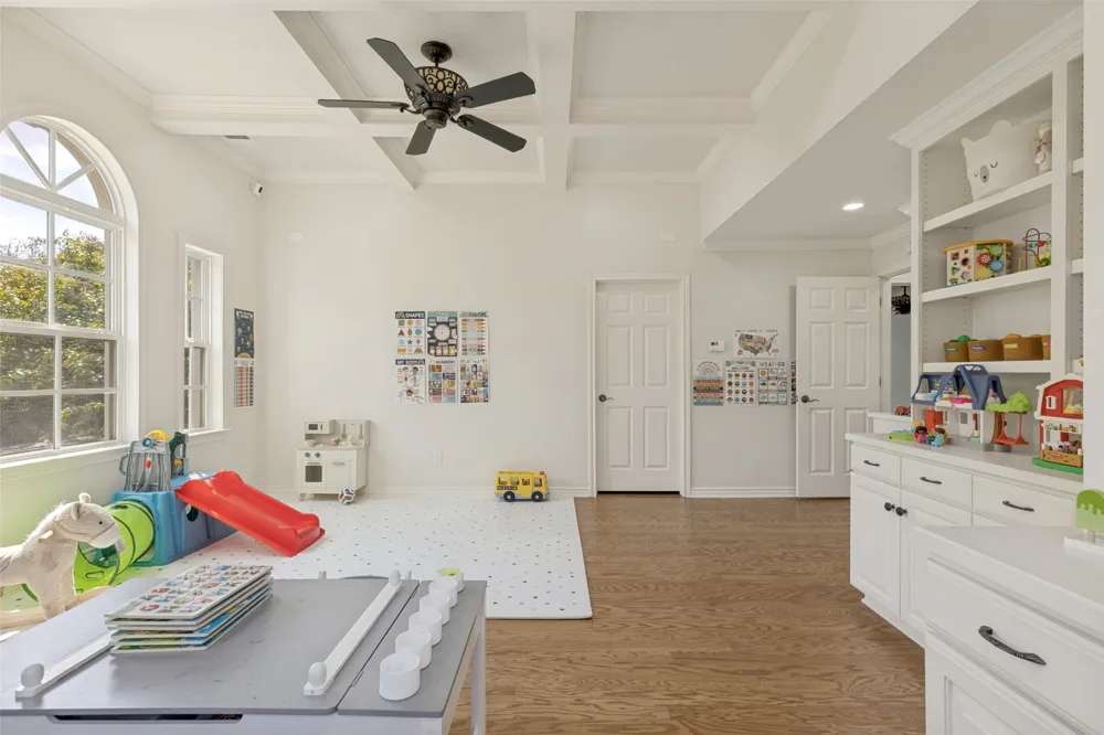 7 Queensview Court Dallas, TX 75225