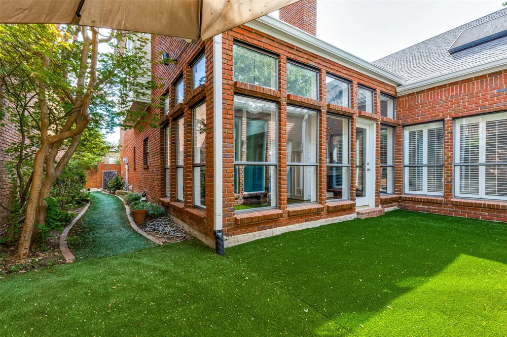 7 Queensview Court Dallas, TX 75225