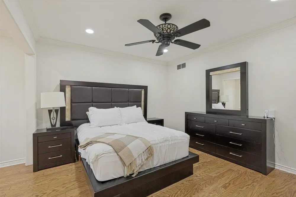 7 Queensview Court Dallas, TX 75225