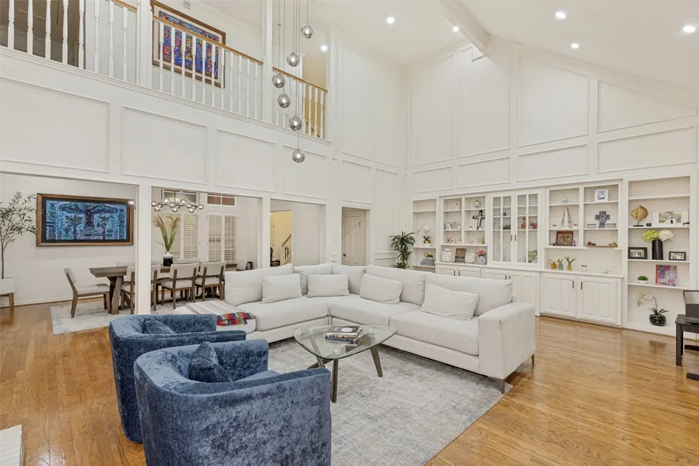 7 Queensview Court Dallas, TX 75225
