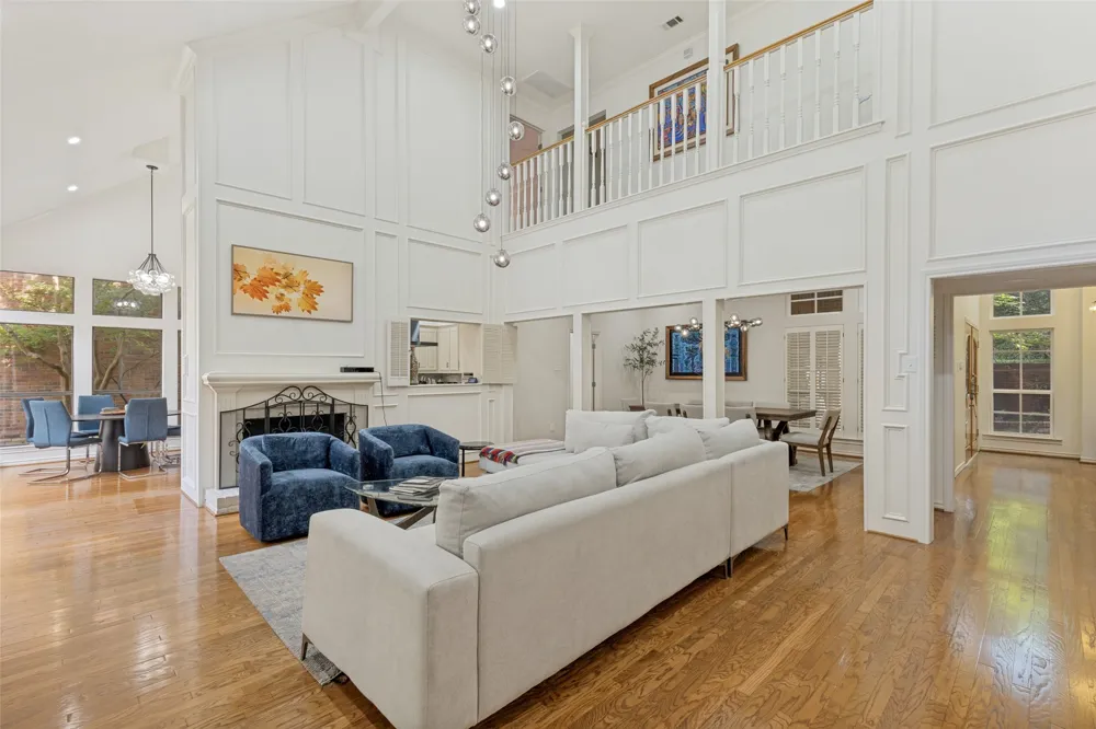 7 Queensview Court Dallas, TX 75225