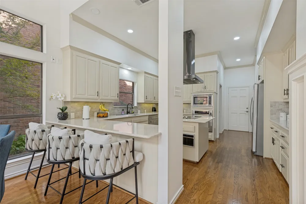 7 Queensview Court Dallas, TX 75225