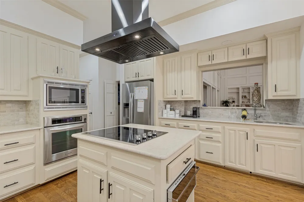7 Queensview Court Dallas, TX 75225