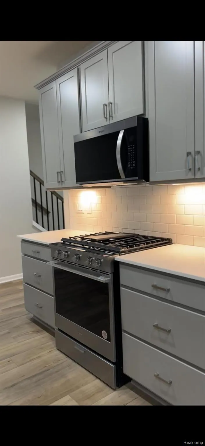1360 Addison Circle Commerce Charter Township, MI 48390