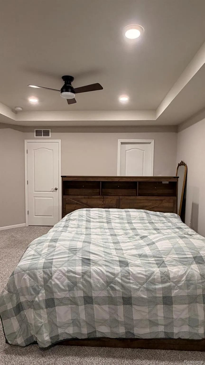 1360 Addison Circle Commerce Charter Township, MI 48390