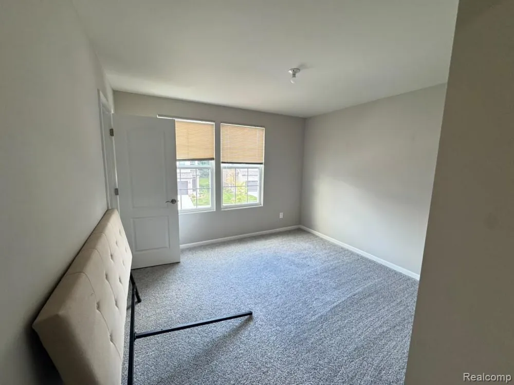 1360 Addison Circle Commerce Charter Township, MI 48390