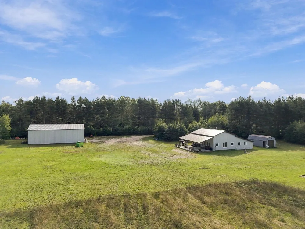 17181 10th Avenue Middle Branch Township, MI 49665