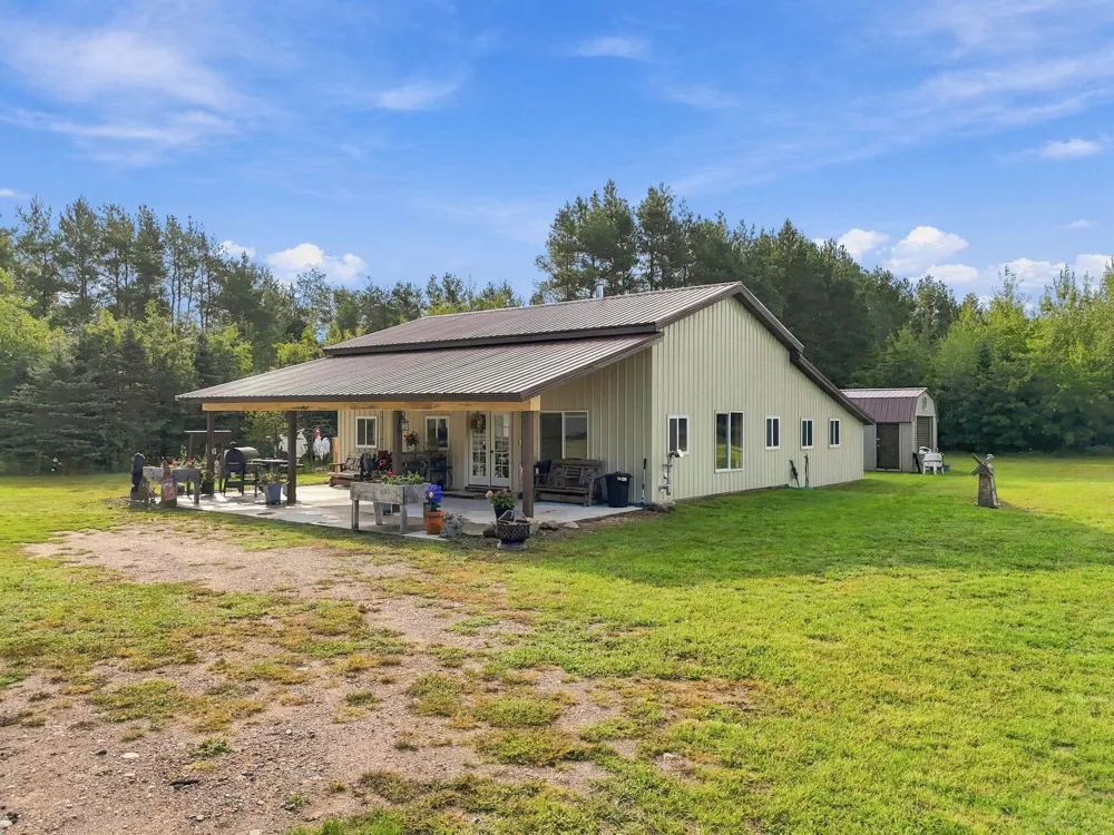 17181 10th Avenue Middle Branch Township, MI 49665