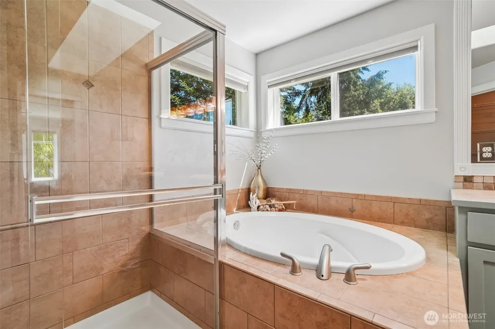 7333 N Creek Loop Gig Harbor, WA 98335