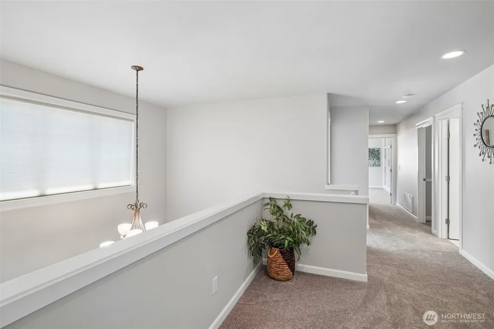 7333 N Creek Loop Gig Harbor, WA 98335