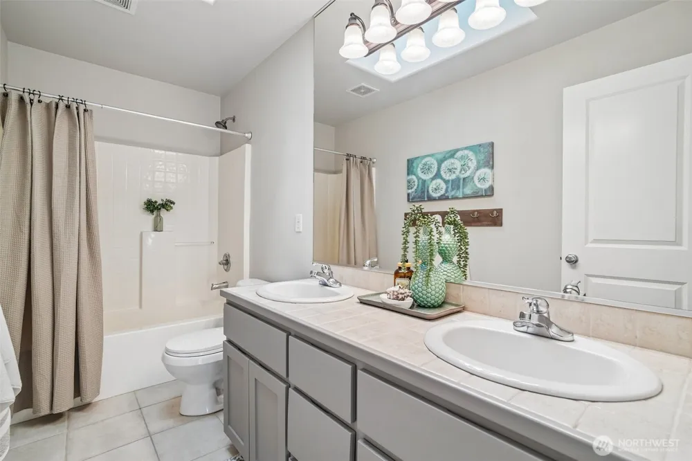 7333 N Creek Loop Gig Harbor, WA 98335