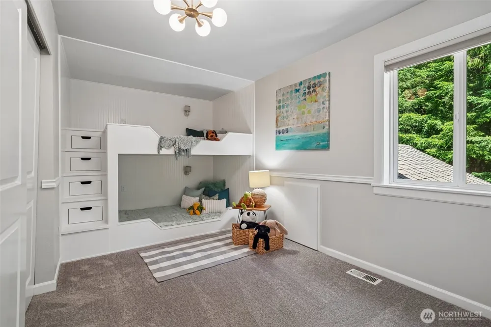 7333 N Creek Loop Gig Harbor, WA 98335