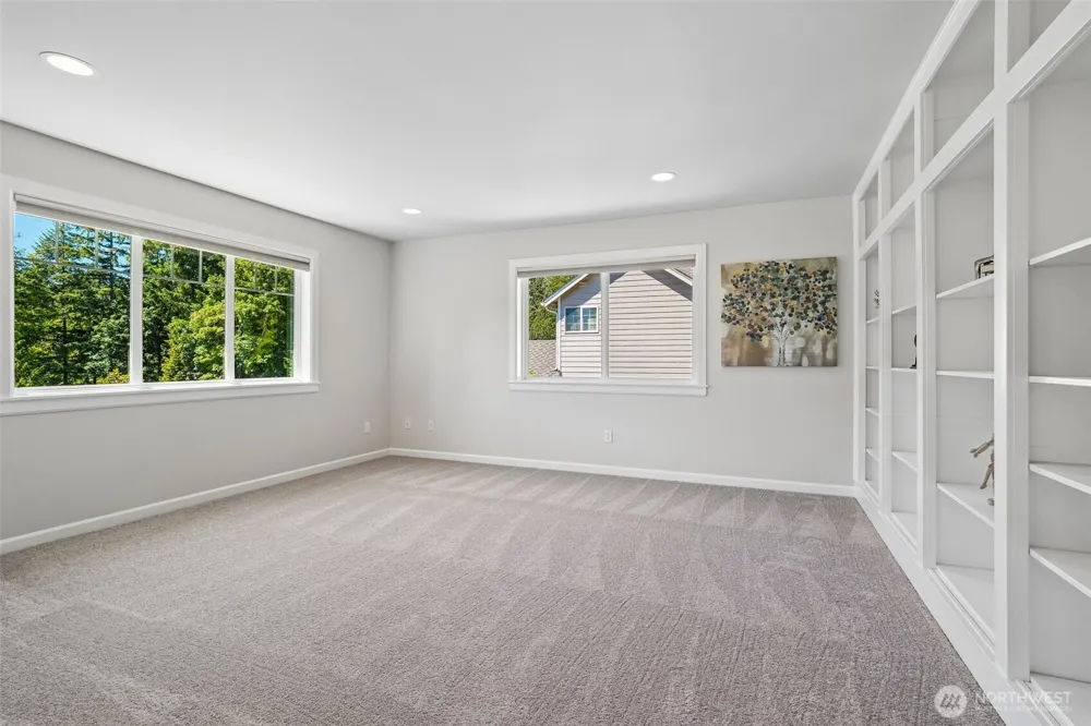 7333 N Creek Loop Gig Harbor, WA 98335