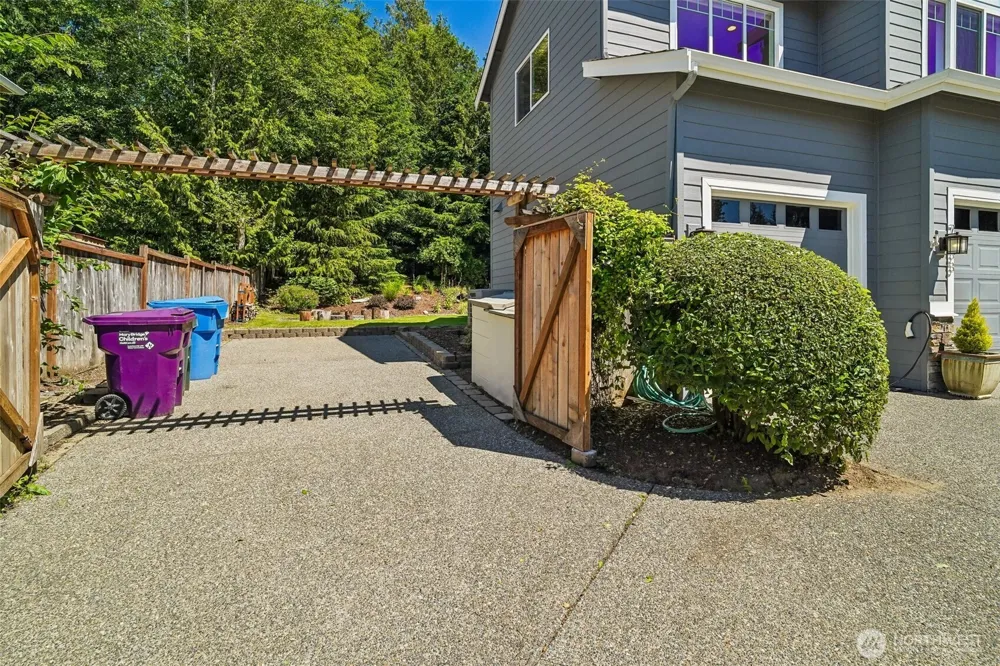 7333 N Creek Loop Gig Harbor, WA 98335