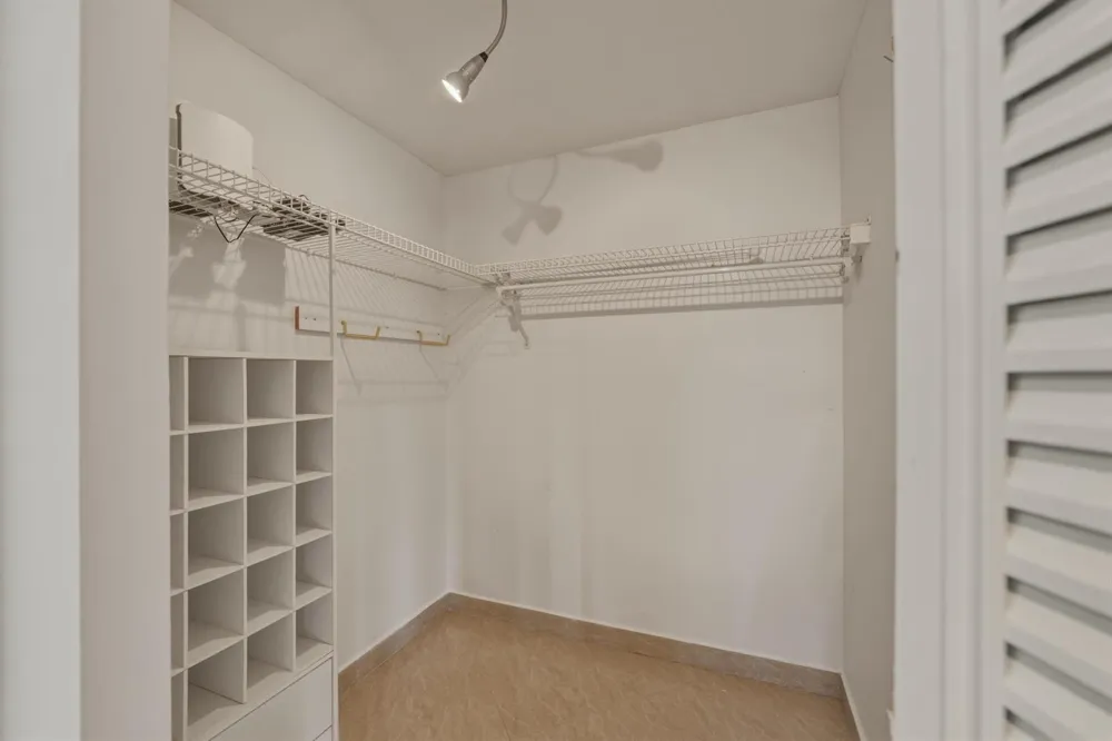 250 174TH STREET #1719 Sunny Isles Beach, FL 33160