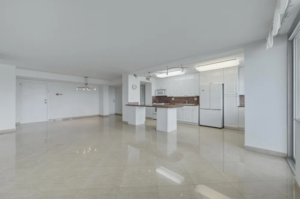 250 174TH STREET #1719 Sunny Isles Beach, FL 33160