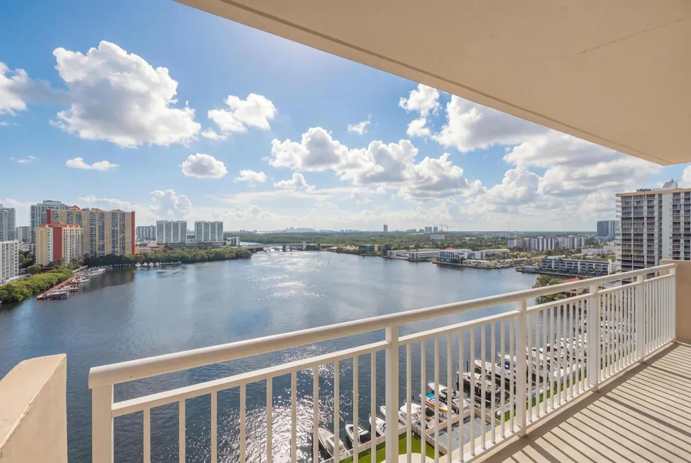 250 174TH STREET #1719 Sunny Isles Beach, FL 33160