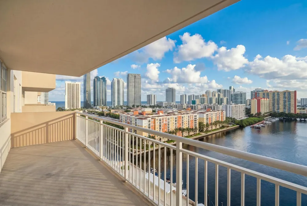 250 174TH STREET #1719 Sunny Isles Beach, FL 33160