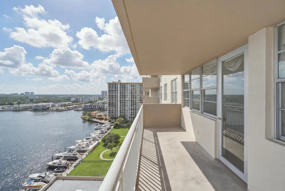 250 174TH STREET #1719 Sunny Isles Beach, FL 33160