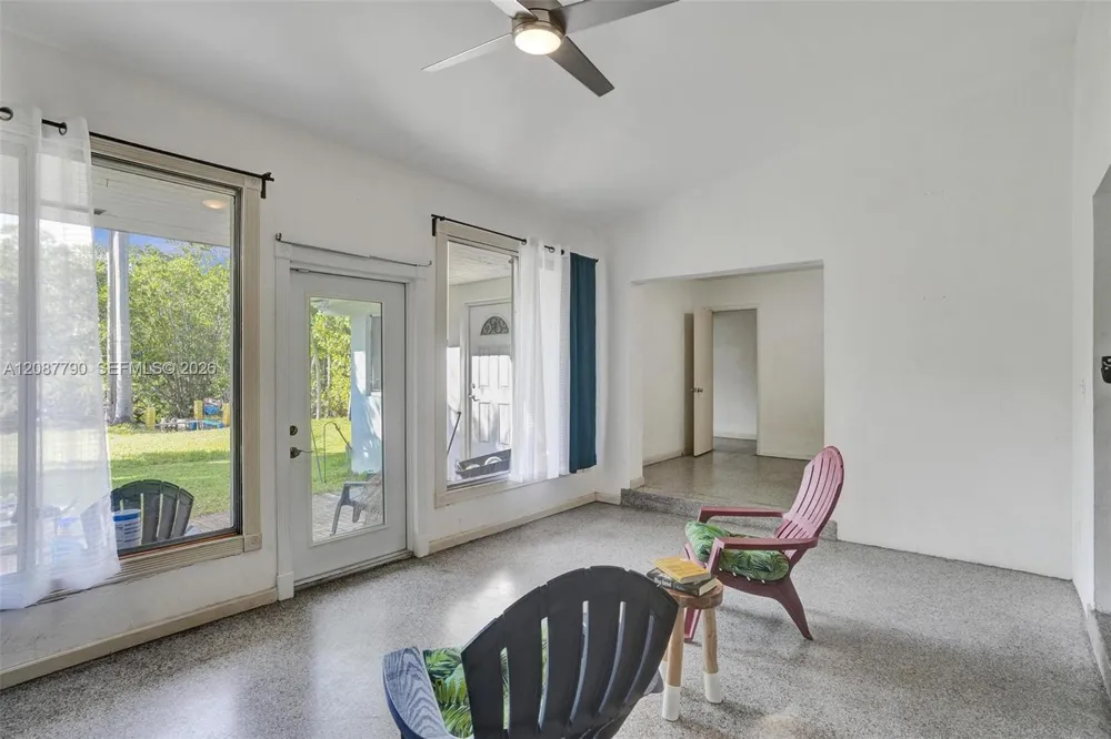 18500 NE 23rd Ct Miami, FL 33180