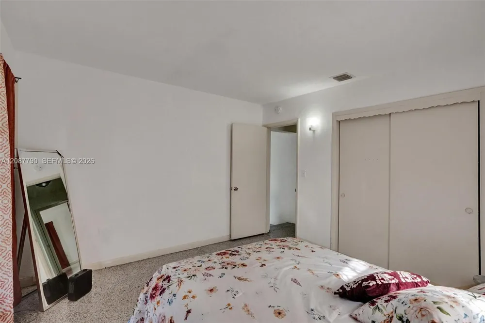 18500 NE 23rd Ct Miami, FL 33180