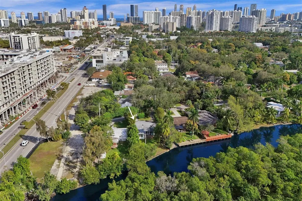 18500 NE 23rd Ct Miami, FL 33180