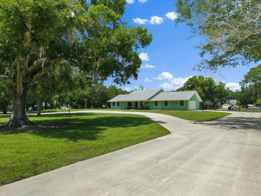 10880 Heil Road Fort Pierce, FL 34945