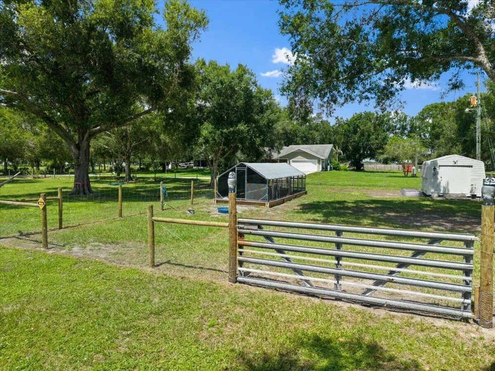10880 Heil Road Fort Pierce, FL 34945