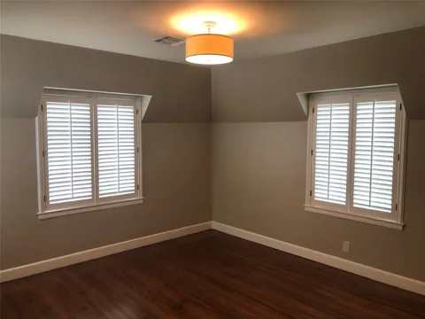 3125 S Zunis Avenue