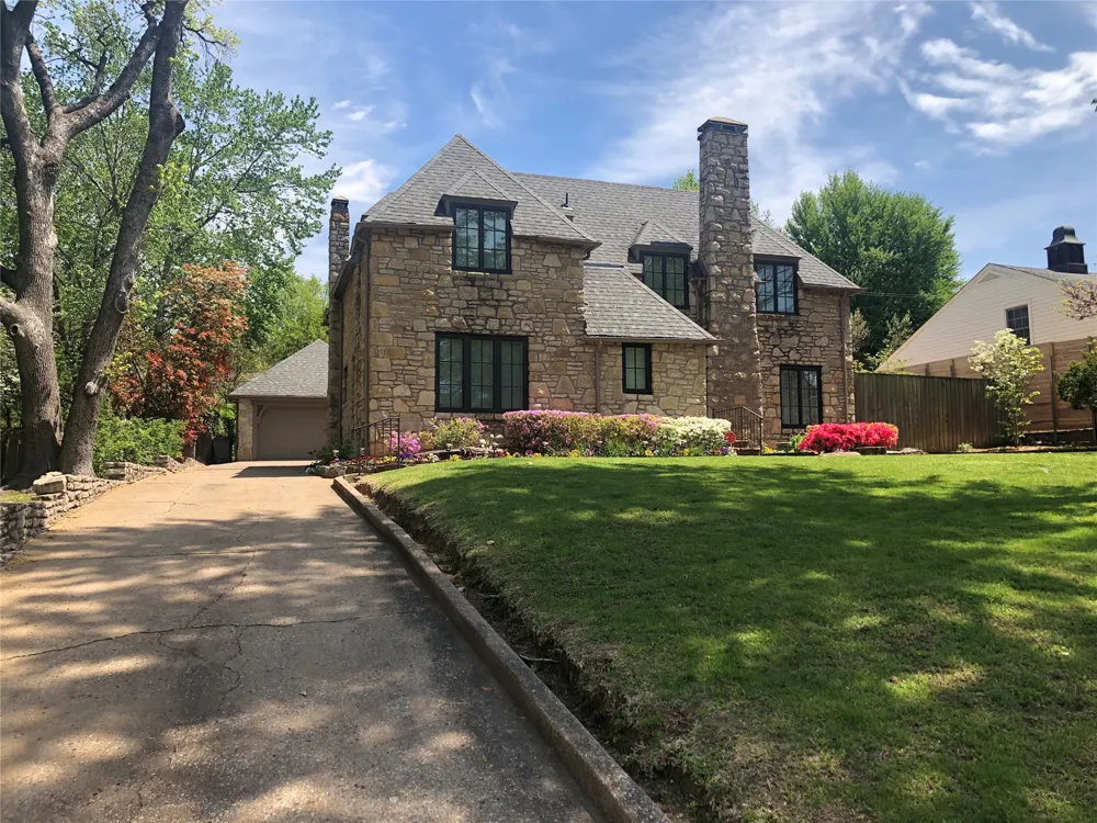 3125 S Zunis Avenue Tulsa, OK 74105