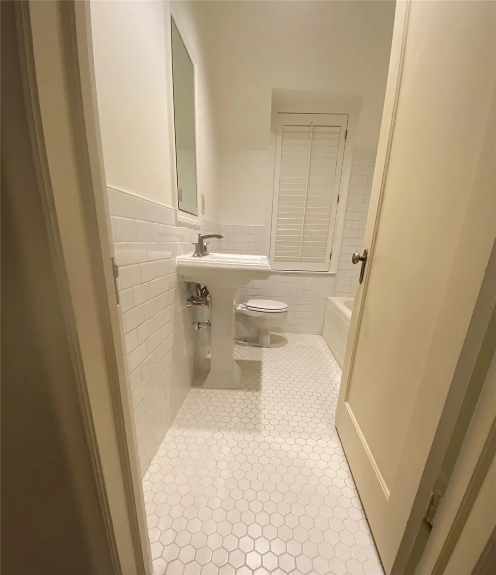 3125 S Zunis Avenue Tulsa, OK 74105
