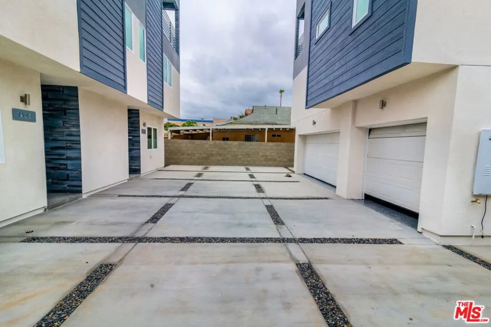 1623 S New Hampshire Avenue Los Angeles, CA 90006