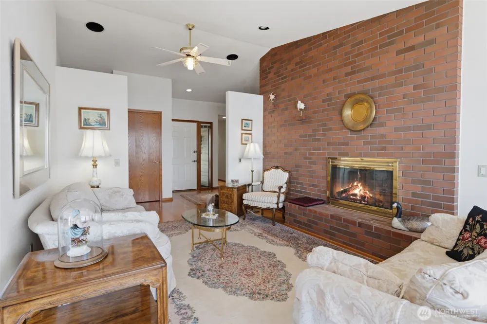 561 E Rauschert Road Grapeview, WA 98546