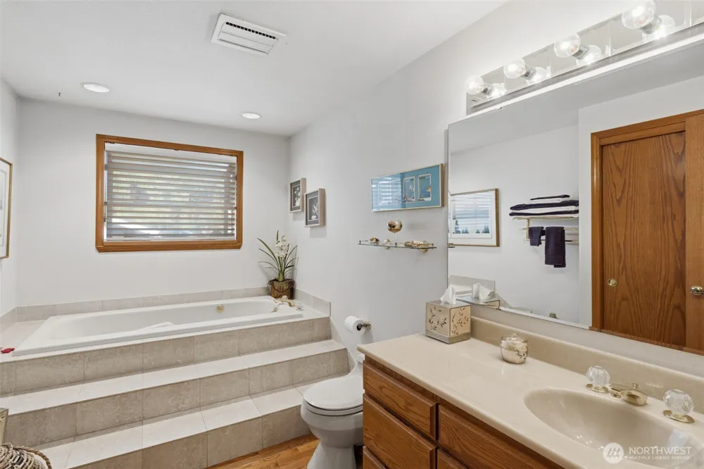 561 E Rauschert Road Grapeview, WA 98546