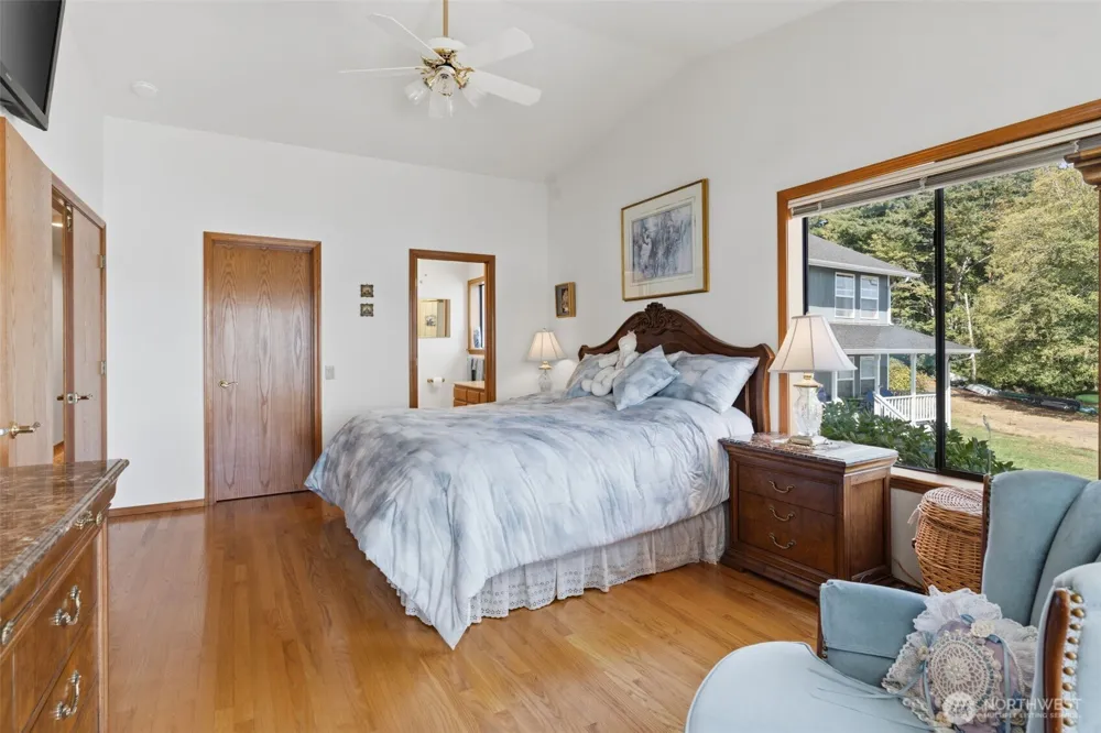 561 E Rauschert Road Grapeview, WA 98546