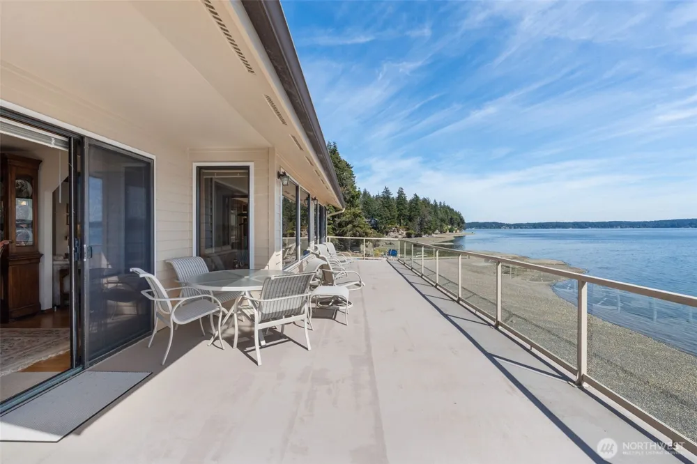 561 E Rauschert Road Grapeview, WA 98546