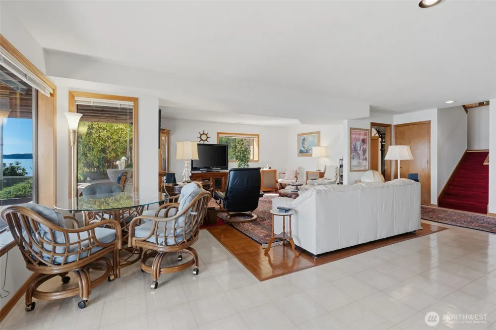 561 E Rauschert Road Grapeview, WA 98546