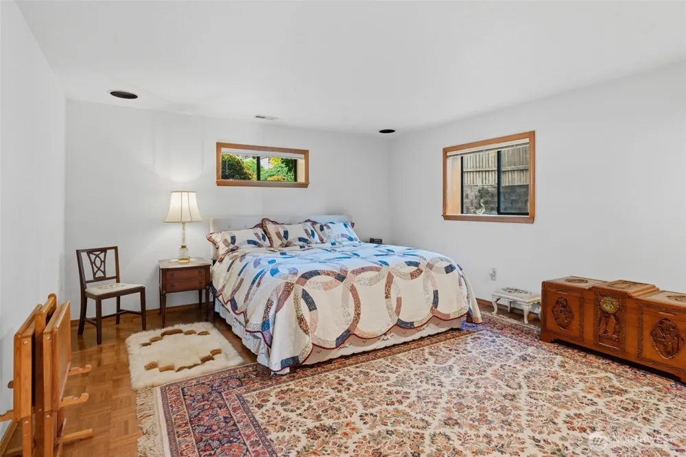 561 E Rauschert Road Grapeview, WA 98546