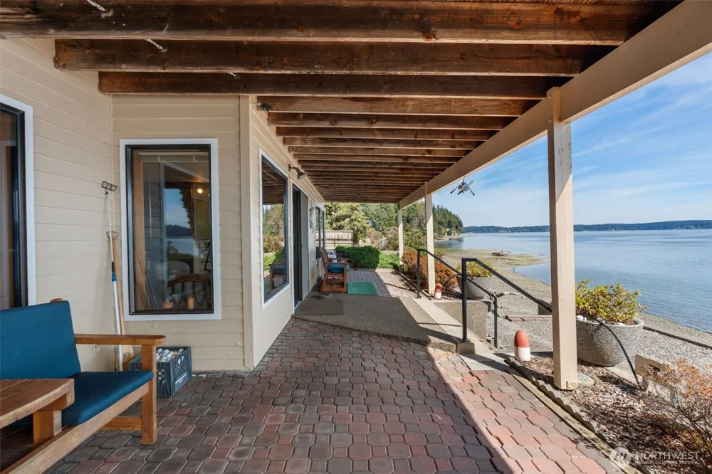 561 E Rauschert Road Grapeview, WA 98546