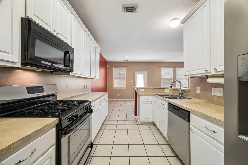 341 Capella Oaks Lane Dickinson, TX 77539