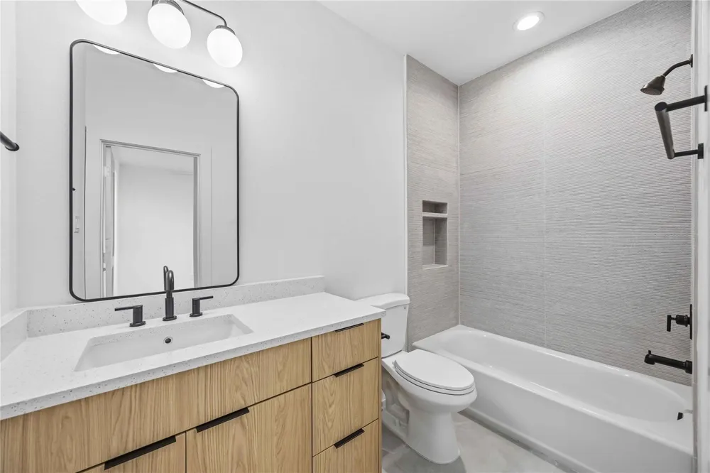 3431 Dennis Street Houston, TX 77004