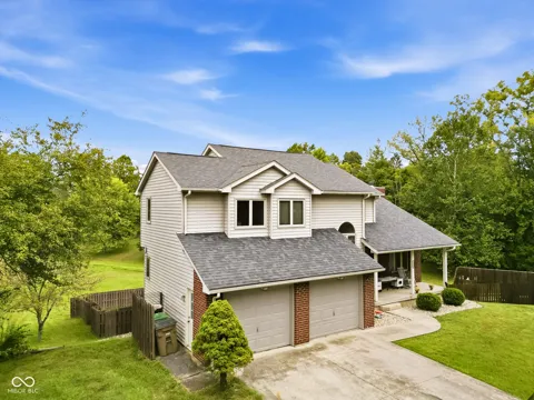 523 Kinney Lane