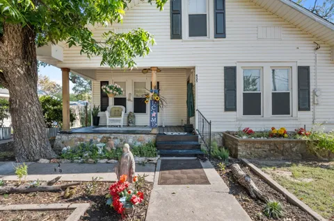 435 Elm Street