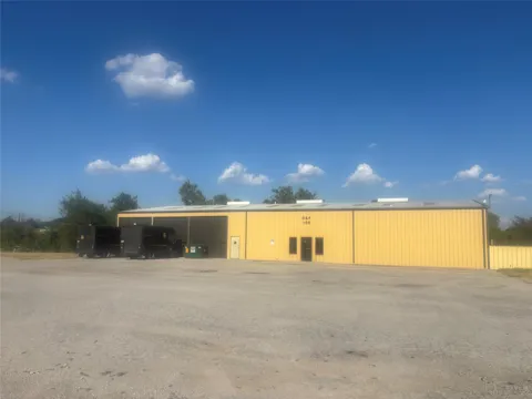 105 Factory Outlet Avenue