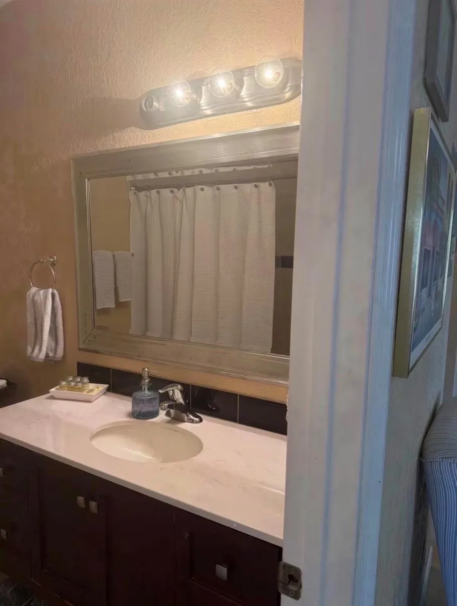 211 S Swinton Avenue Delray Beach, FL 33444