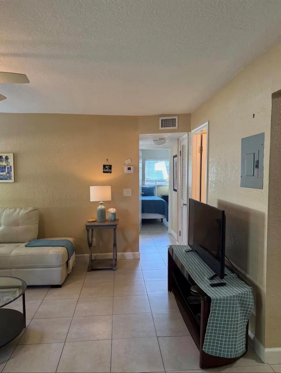 211 S Swinton Avenue Delray Beach, FL 33444