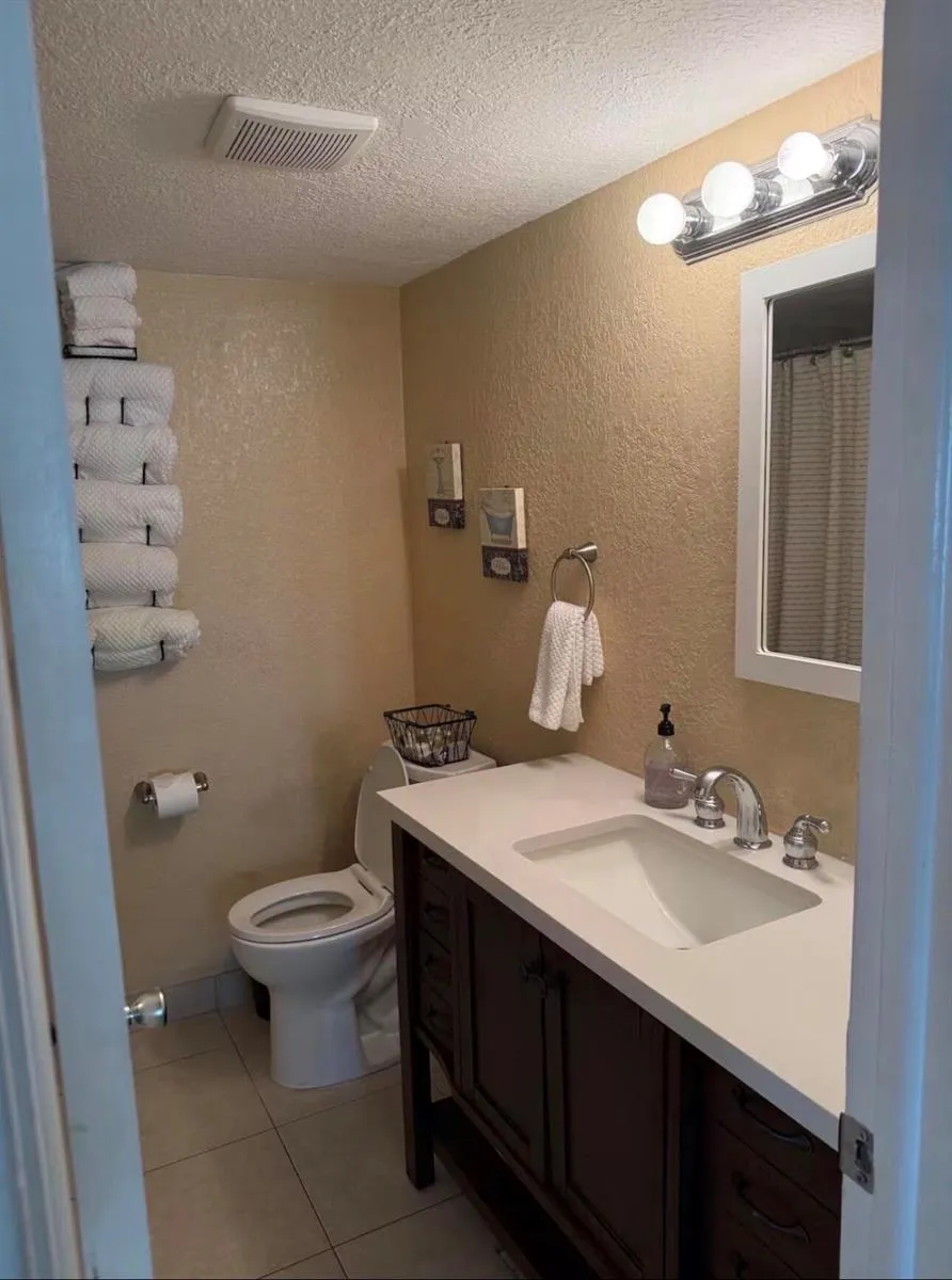 211 S Swinton Avenue Delray Beach, FL 33444
